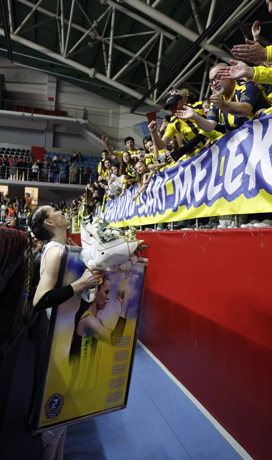 Eda Erdem'e öyle bir sürpriz yaptılar ki gözlerine inanamadı 7